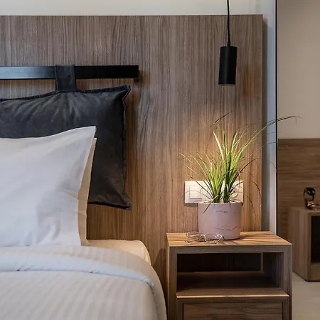 Morum Chania 4*